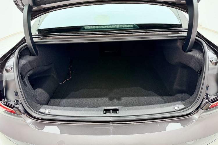 Used Volvo S90 2024 B5 Zhiyi Luxury Edition Trunk