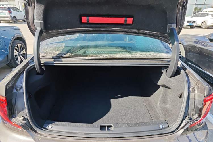Used Volvo S90 2024 B5 Zhiyi Luxury Edition Trunk