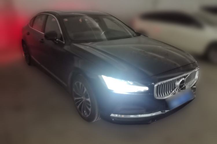 Used Volvo S90 2024 B5 Zhiyi Luxury Edition Front Right 45 Deg