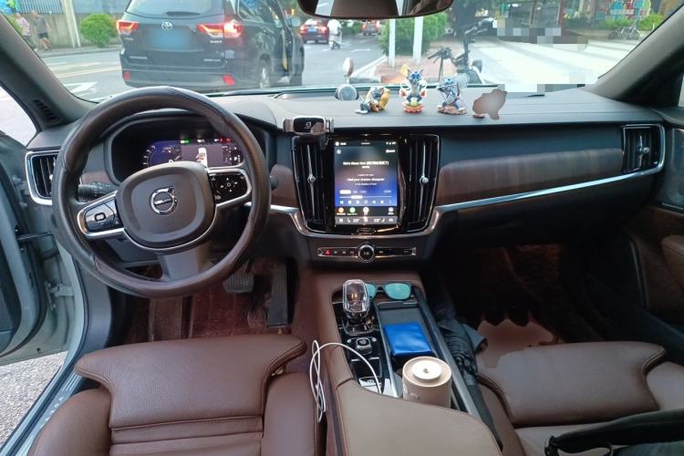 Used Volvo S90 2024 B5 Zhiyuan Luxury Edition Center Console