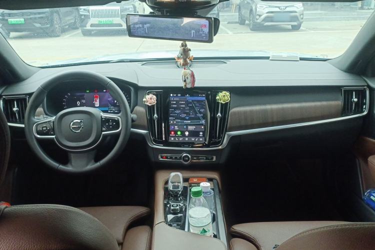 Used Volvo S90 2024 B5 Zhiyuan Luxury Edition Center Console