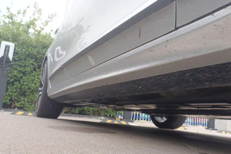 Used Volvo S90 2024 B5 Zhiyuan Luxury Edition Chassis Front Right