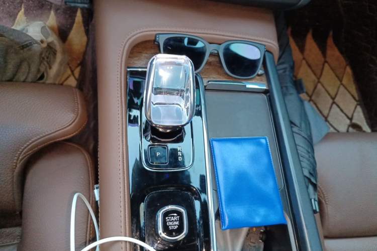 Used Volvo S90 2024 B5 Zhiyuan Luxury Edition Gear Lever