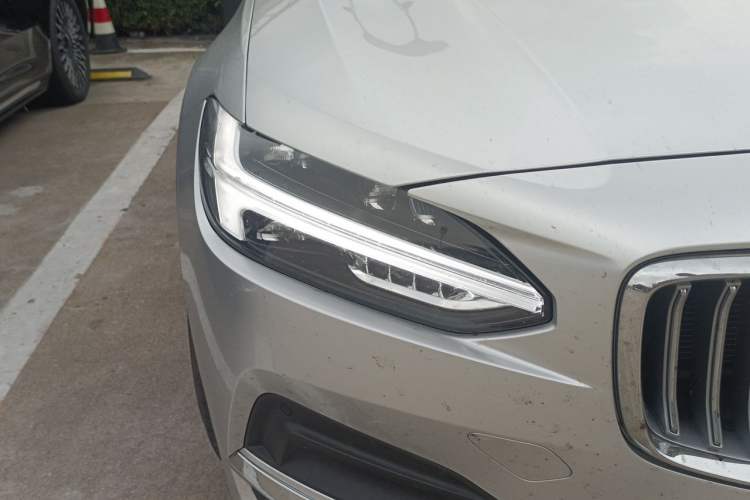Used Volvo S90 2024 B5 Zhiyuan Luxury Edition Right Front Headlight