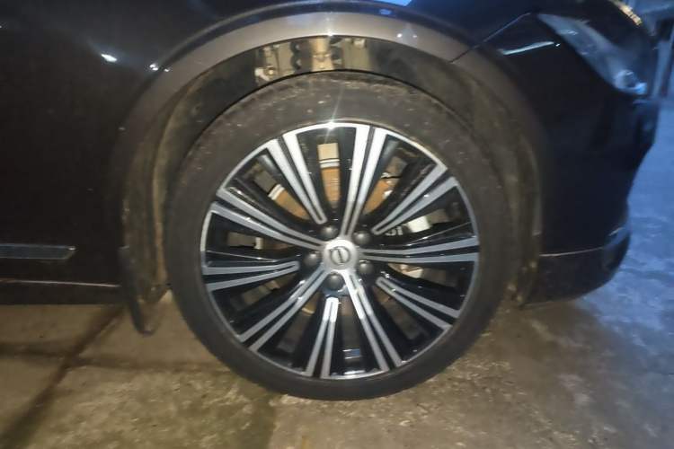 Used Volvo S90 2024 B5 Zhiyuan Luxury Edition Right Front Wheel Hub