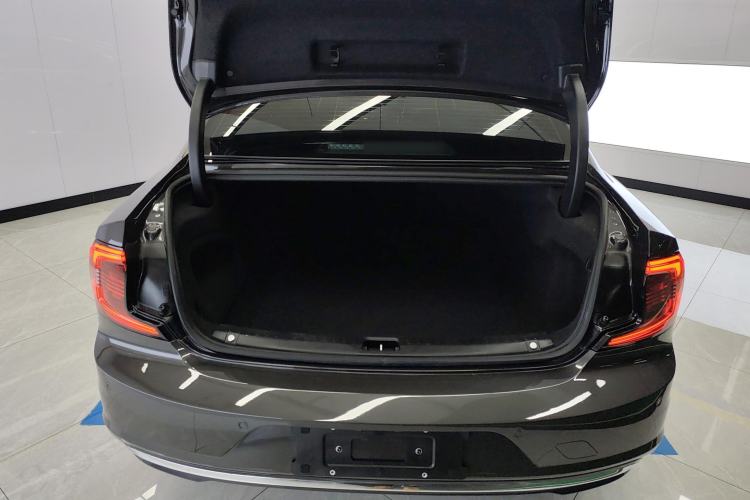 Used Volvo S90 2024 B5 Zhiyi Luxury Edition Trunk