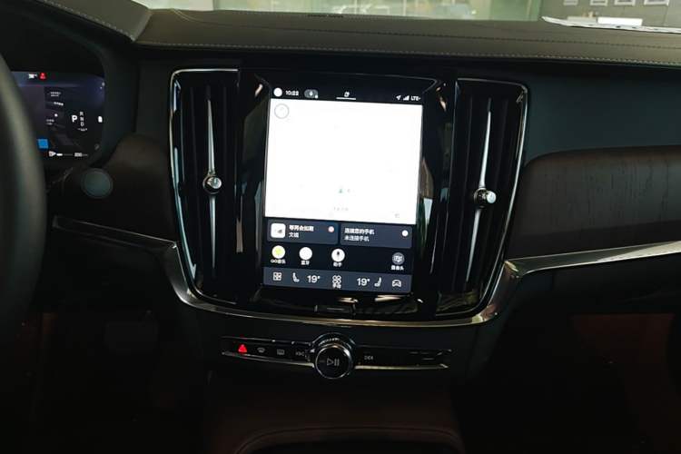 Used Volvo S90 2024 B5 Zhiyuan Luxury Edition Audio And AC Panel