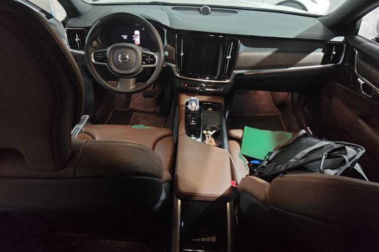 Used Volvo S90 2024 B5 Zhiyuan Luxury Edition Center Console