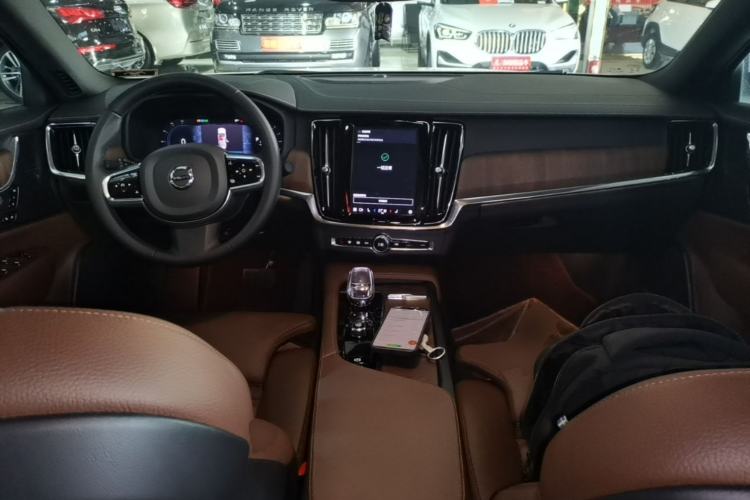 Used Volvo S90 2024 B5 Zhiyuan Luxury Edition Center Console