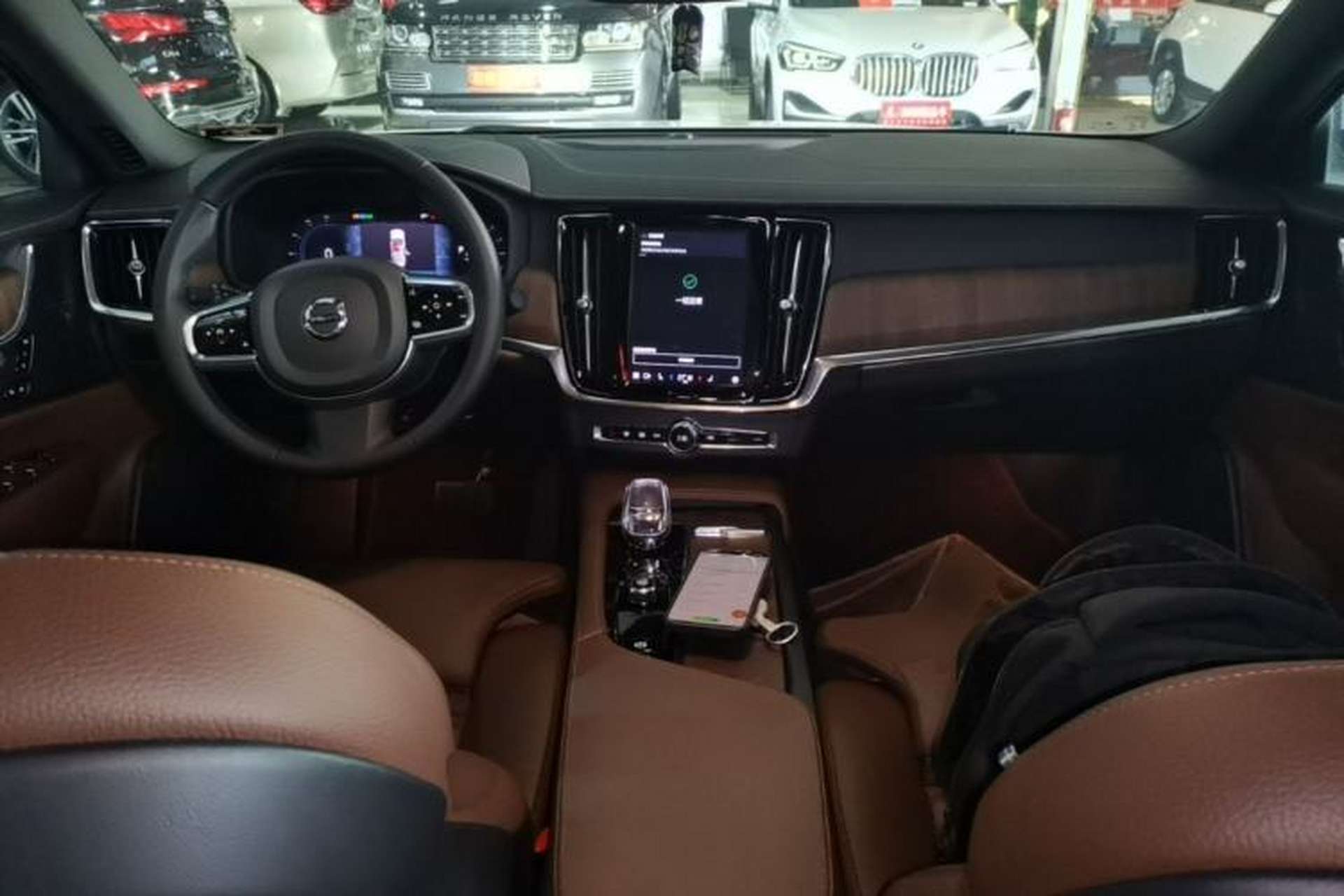 Used Volvo S90 2024 B5 Zhiyuan Luxury Edition Center Console