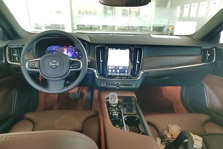 Used Volvo S90 2024 B5 Zhiyuan Luxury Edition Center Console