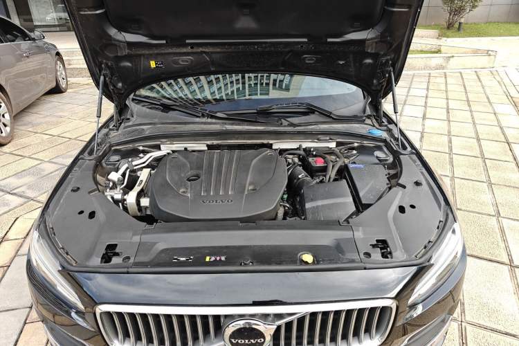 Used Volvo S90 2024 B5 Zhiyi Luxury Edition Engine Bay