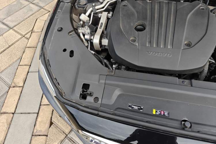 Used Volvo S90 2024 B5 Zhiyi Luxury Edition Engine Bay Right