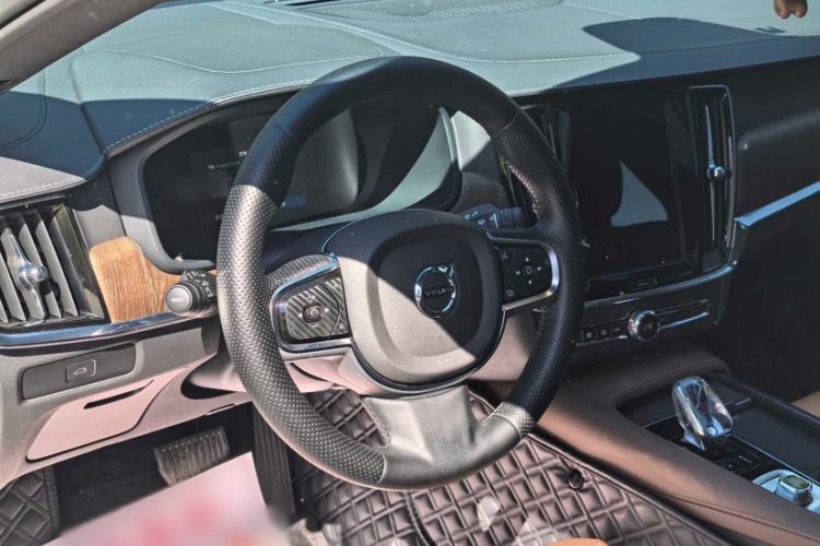 Used Volvo S90 2024 B5 Zhiyuan Luxury Edition Interior 2