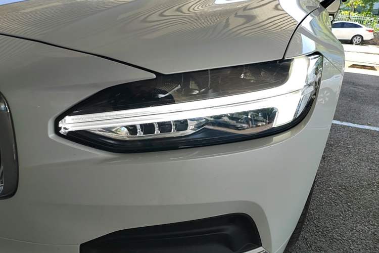 Used Volvo S90 2024 B5 Zhiyuan Luxury Edition Left Front Headlight
