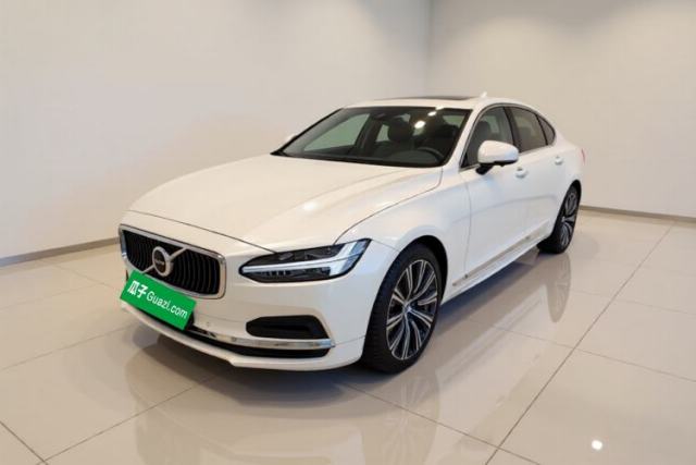 Volvo S90 2024 B5 Zhiyuan Luxury Edition с пробегом