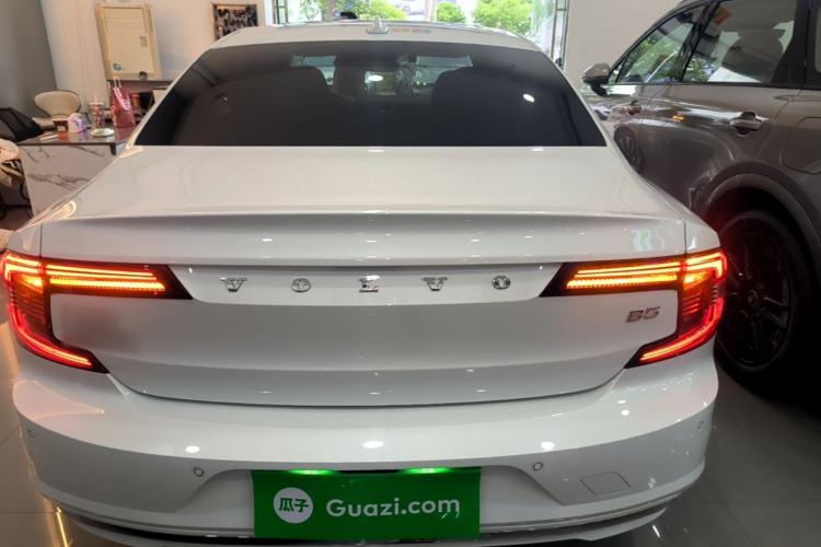 Used Volvo S90 2024 B5 Zhiyuan Luxury Edition Rear