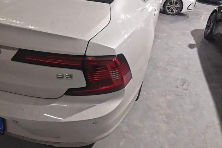 Used Volvo S90 2024 B5 Zhiyuan Luxury Edition Right Rear Taillight