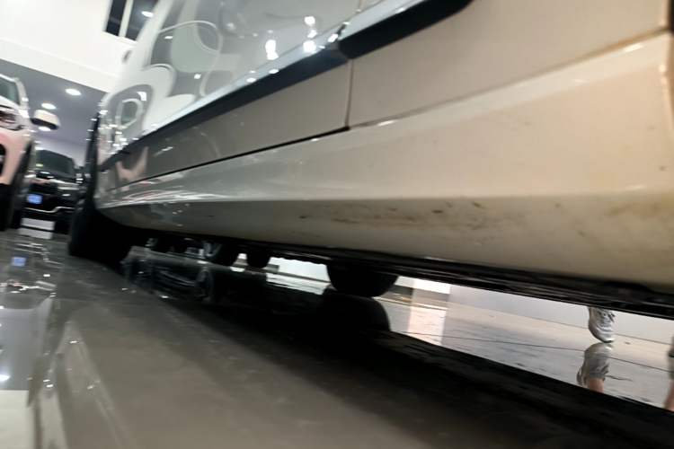 Used Volvo S90 2024 B5 Zhiyuan Luxury Edition Right Side Sill