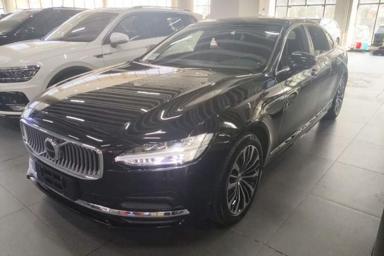 Used Volvo S90 2025 B5 Zhiyi Luxury Edition Guazi used car, China used car export, Used car for sale, Used Volvo cars, Cheapest cars for sale