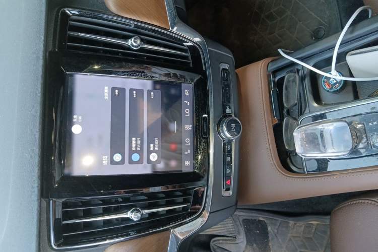 Used Volvo S90 2025 B5 Zhiyi Luxury Edition Audio And AC Panel