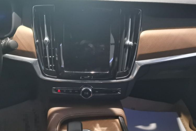 Used Volvo S90 2025 B5 Zhiyi Luxury Edition Audio And AC Panel