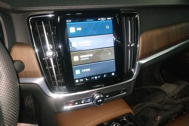 Used Volvo S90 2025 B5 Zhiyuan Luxury Edition Audio And AC Panel