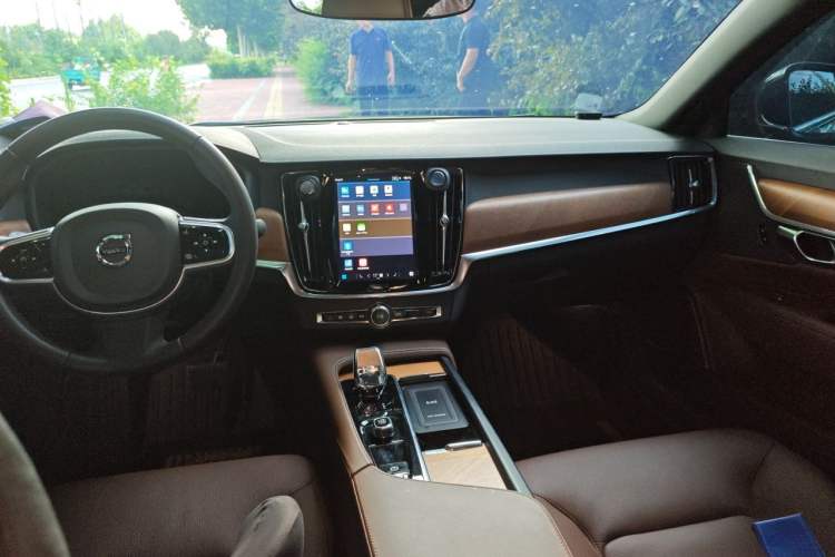 Used Volvo S90 2025 B5 Zhiyi Luxury Edition Audio And AC Panel