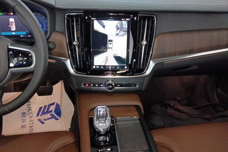 Used Volvo S90 2025 B5 Zhiya Luxury Edition Audio And AC Panel