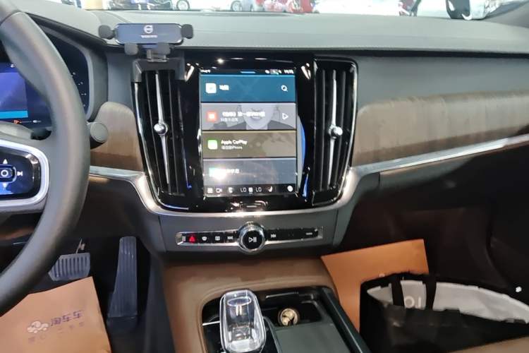 Used Volvo S90 2025 B5 Zhiyuan Luxury Edition Audio And AC Panel