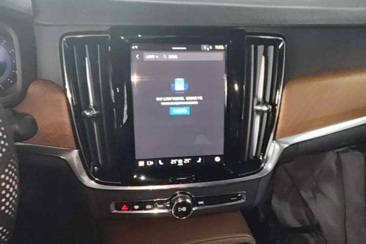 Used Volvo S90 2025 B5 Zhiyi Luxury Edition Audio And AC Panel