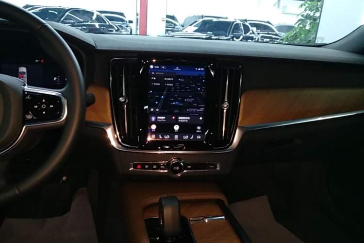 Used Volvo S90 2025 B5 Zhiyi Luxury Edition Audio And AC Panel