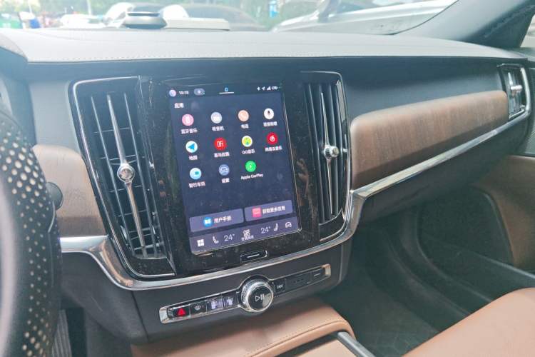 Used Volvo S90 2025 B5 Zhiyuan Luxury Edition Audio And AC Panel