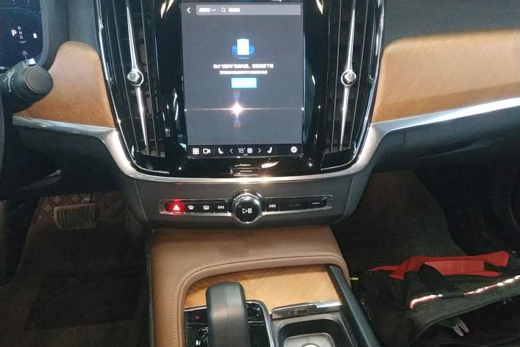 Used Volvo S90 2025 B5 Zhiyi Luxury Edition Audio And AC Panel