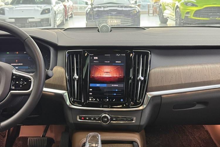 Used Volvo S90 2025 B5 Zhiya Luxury Edition Audio And AC Panel