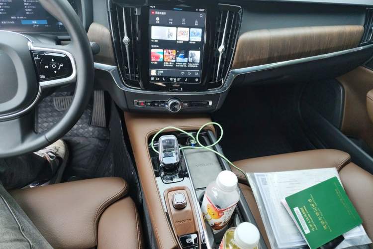Used Volvo S90 2025 B5 Zhiyuan Luxury Edition Audio And AC Panel