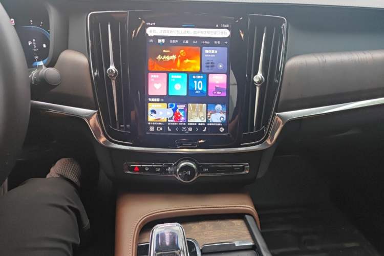 Used Volvo S90 2025 B5 Zhiya Luxury Edition Audio And AC Panel