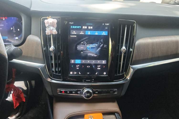 Used Volvo S90 2025 B5 Zhiyuan Luxury Edition Audio And AC Panel