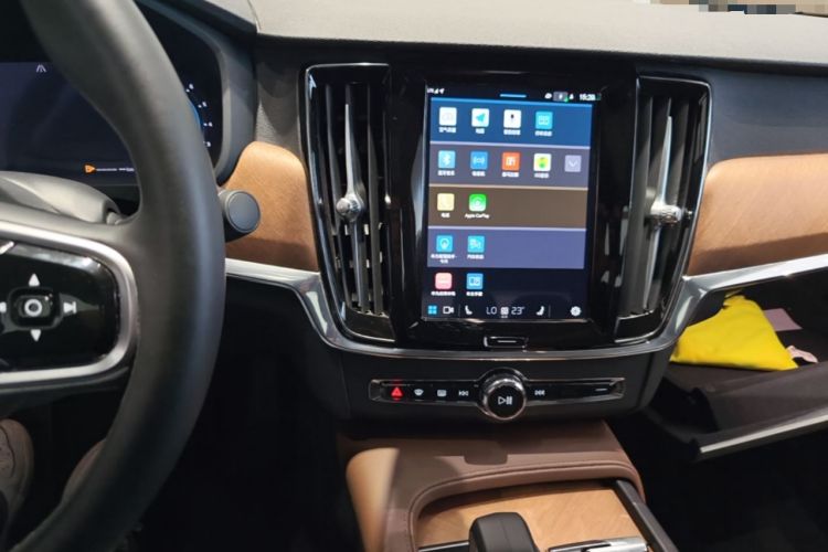Used Volvo S90 2025 B5 Zhiyi Luxury Edition Audio And AC Panel