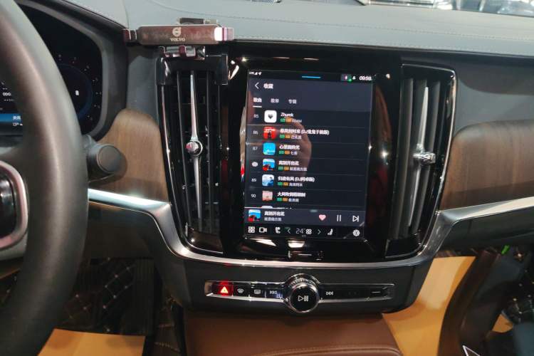 Used Volvo S90 2025 B5 Zhiyuan Luxury Edition Audio And AC Panel