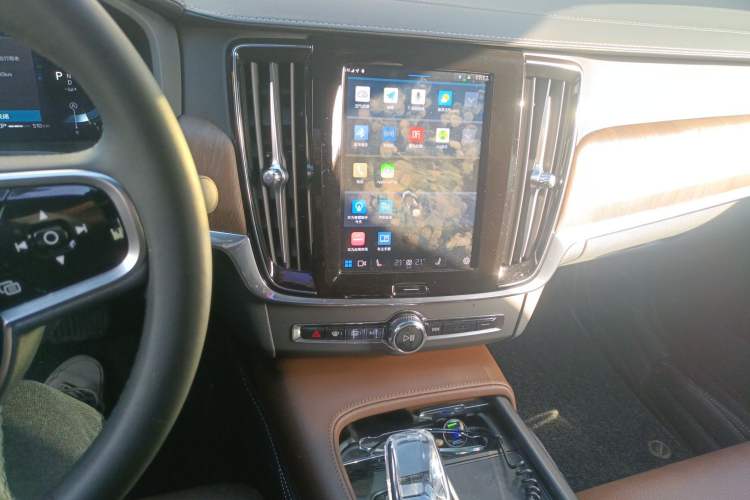 Used Volvo S90 2025 B5 Zhiyuan Luxury Edition Audio And AC Panel
