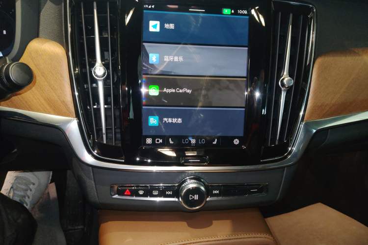 Used Volvo S90 2025 B5 Zhiyi Luxury Edition Audio And AC Panel