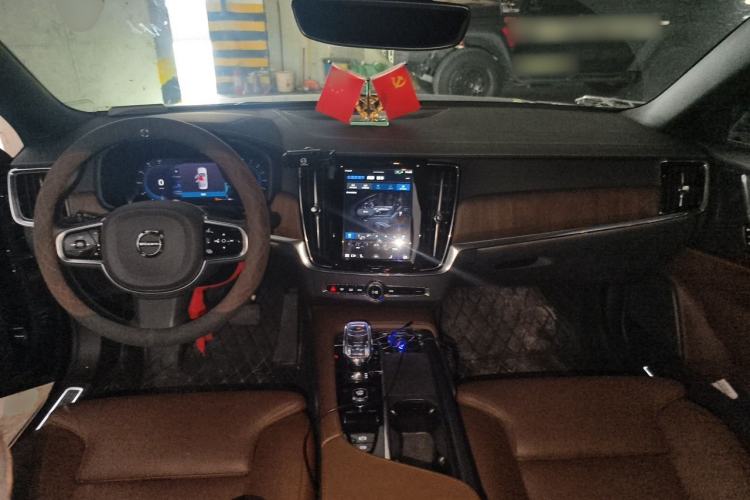Used Volvo S90 2025 B5 Zhiyuan Luxury Edition Center Console