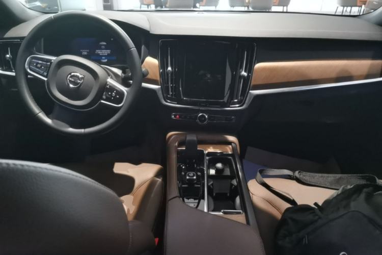 Used Volvo S90 2025 B5 Zhiyi Luxury Edition Center Console
