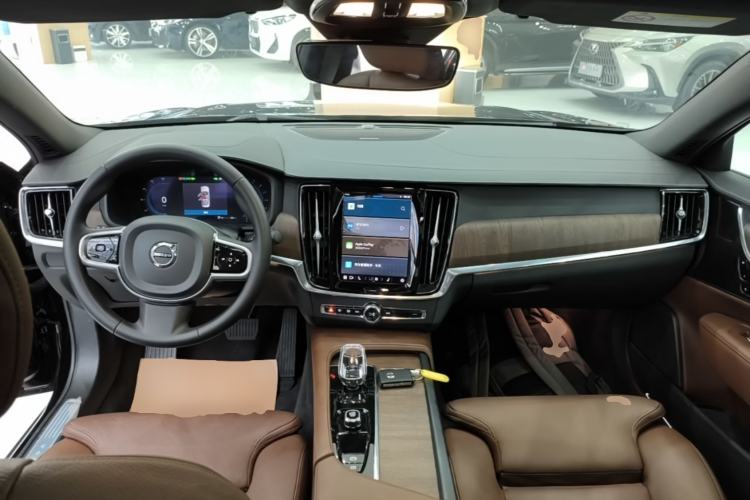 Used Volvo S90 2025 B5 Zhiyuan Luxury Edition Center Console
