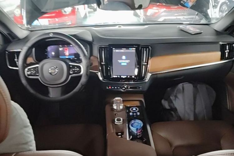 Used Volvo S90 2025 B5 Zhiyi Luxury Edition Center Console