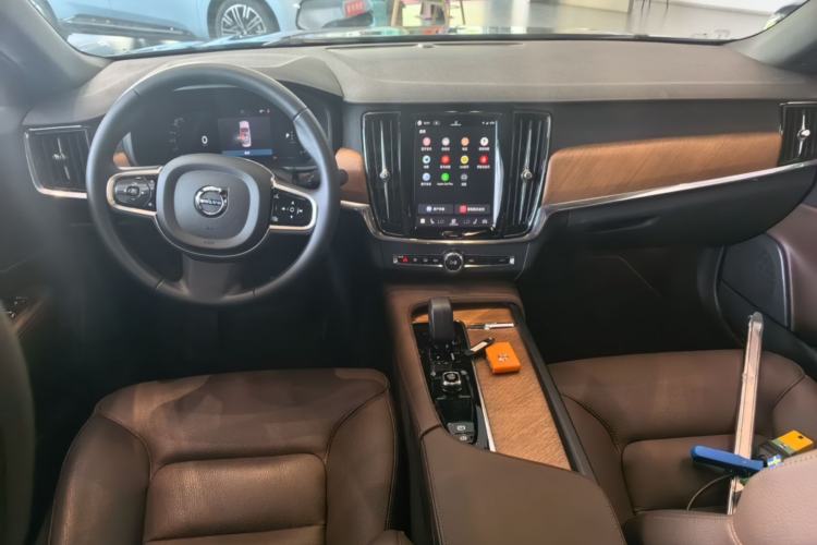 Used Volvo S90 2025 B5 Zhiyi Luxury Edition Center Console