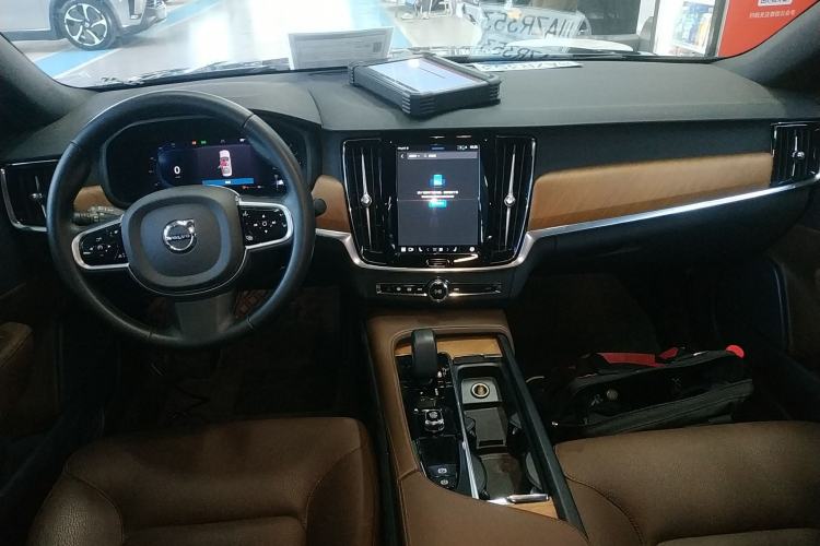 Used Volvo S90 2025 B5 Zhiyi Luxury Edition Center Console