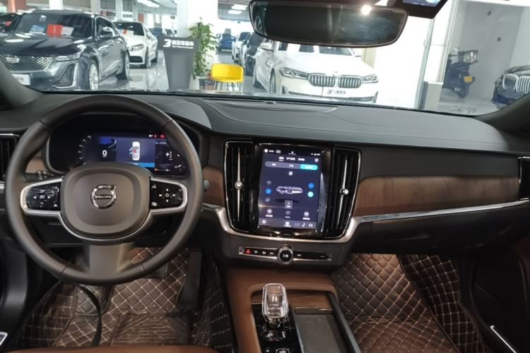 Used Volvo S90 2025 B5 Zhiyuan Luxury Edition Center Console