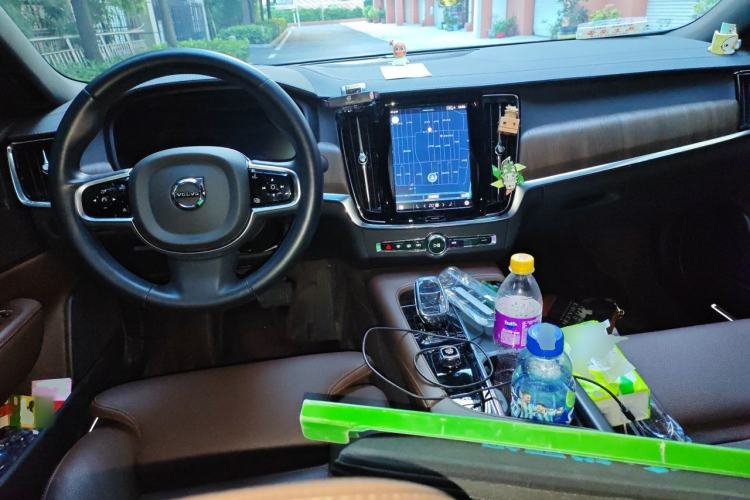 Used Volvo S90 2025 B5 Zhiyuan Luxury Edition Center Console